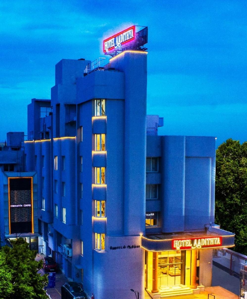Hotel Aadithya Csennai Kültér fotó