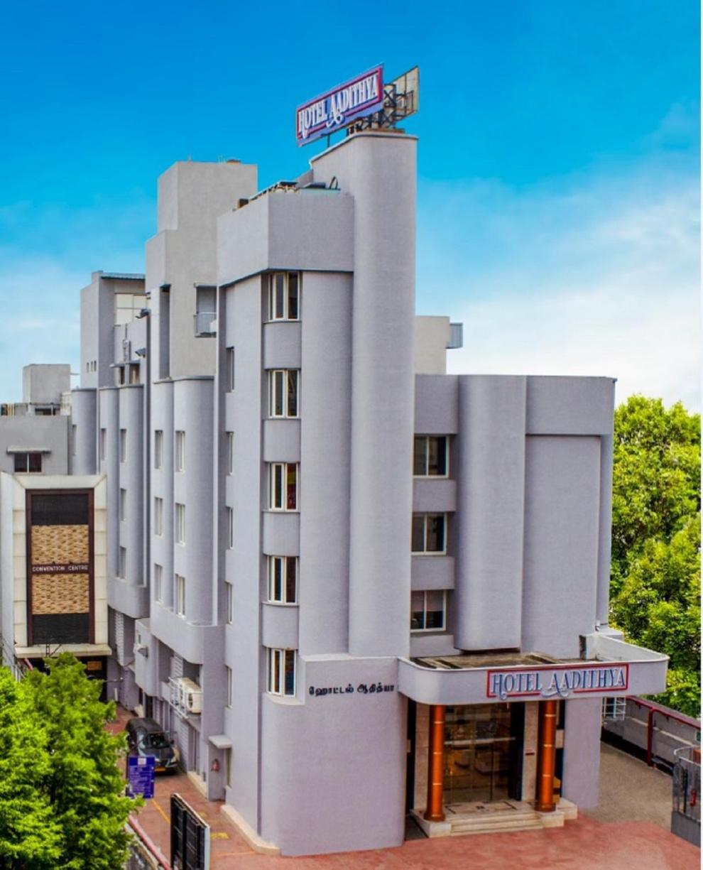 Hotel Aadithya Csennai Kültér fotó