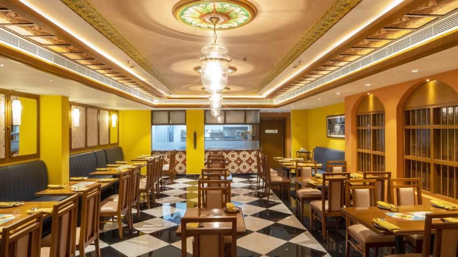 Hotel Aadithya Csennai Kültér fotó